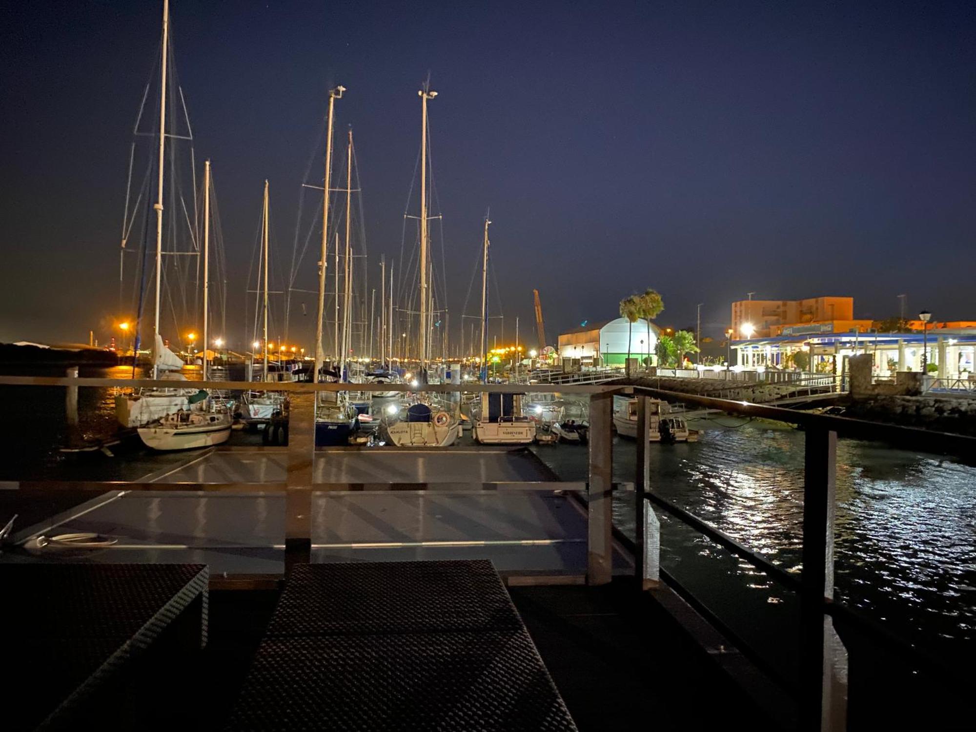 Houseboat Cadiz El Puerto - Casa Flotante Hotel เอลปูแอร์โต เด ซานตามาริอา ภายนอก รูปภาพ